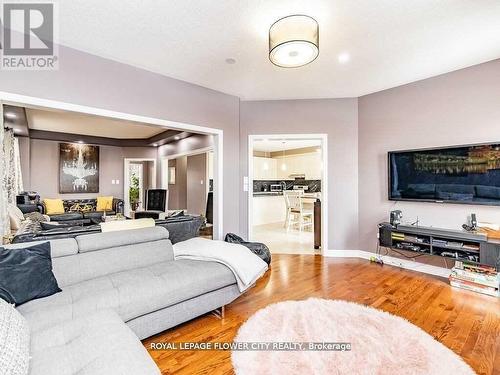 39 Bear Run Road, Brampton (Credit Valley), ON - Indoor Photo Showing Living Room