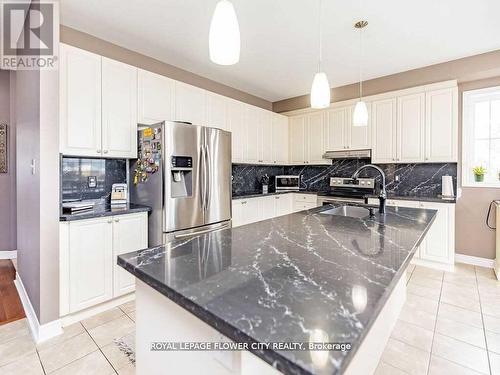 39 Bear Run Road, Brampton, ON - Indoor Photo Showing Kitchen