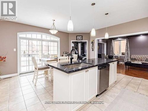 39 Bear Run Road, Brampton (Credit Valley), ON - Indoor Photo Showing Kitchen With Upgraded Kitchen