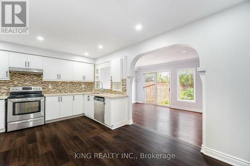 6 Langdale Crescent, Brampton (Fletcher'S West), ON - Indoor Photo Showing Kitchen With Upgraded Kitchen