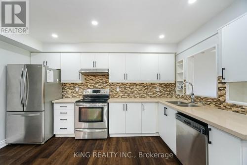 6 Langdale Crescent, Brampton (Fletcher'S West), ON - Indoor Photo Showing Kitchen With Double Sink With Upgraded Kitchen