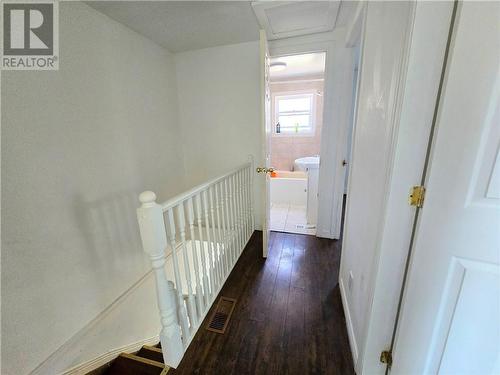 The second floor landing. - 307-309 Prince Arthur Street, Cornwall, ON - Indoor Photo Showing Other Room