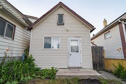 439 Tweed AVE  Winnipeg, MB R2L 0W1