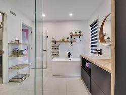 Ensuite bathroom - 