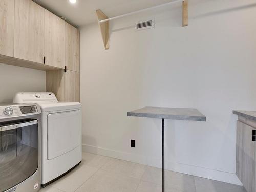 Laundry room - 42 Mtée De La Pointe-Aux-Sables, Cap-Santé, QC - Indoor Photo Showing Laundry Room