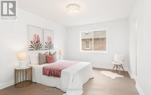 22 Serviceberry Crescent, Brampton (Vales Of Castlemore), ON - Indoor Photo Showing Bedroom