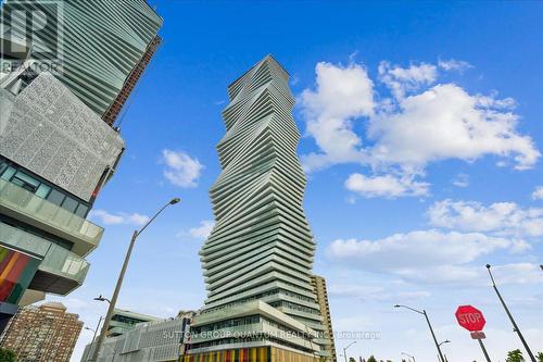 519 - 3883 Quartz Road, Mississauga (City Centre), ON - Outdoor