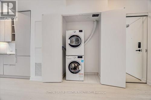 519 - 3883 Quartz Road, Mississauga (City Centre), ON - Indoor Photo Showing Laundry Room