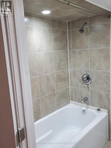 42 Ridgemore Crescent, Brampton (Fletcher'S Meadow), ON - Indoor Photo Showing Bathroom