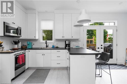 117 Hawthorn Lane, Eugenia, ON - Indoor Photo Showing Kitchen