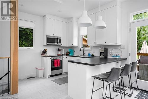 117 Hawthorn Lane, Eugenia, ON - Indoor Photo Showing Kitchen