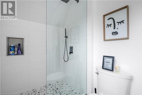 117 Hawthorn Lane, Eugenia, ON - Indoor Photo Showing Bathroom