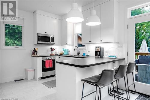 117 Hawthorn Lane, Eugenia, ON - Indoor Photo Showing Kitchen