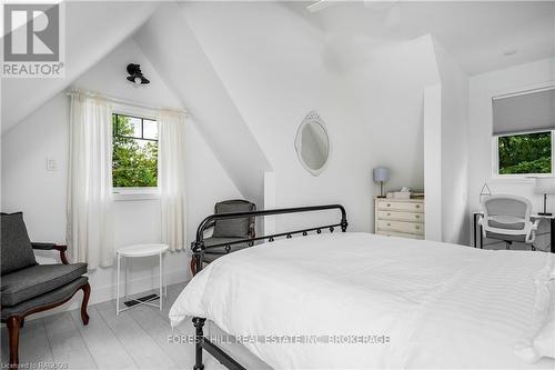 117 Hawthorn Lane, Grey Highlands, ON - Indoor Photo Showing Bedroom