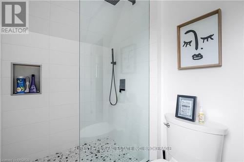 117 Hawthorn Lane, Grey Highlands, ON - Indoor Photo Showing Bathroom