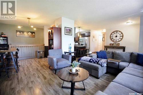 812 Mountain Street, Moosomin, SK - Indoor Photo Showing Living Room