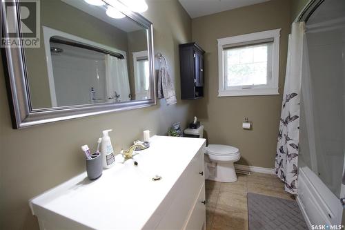 812 Mountain Street, Moosomin, SK - Indoor Photo Showing Bathroom