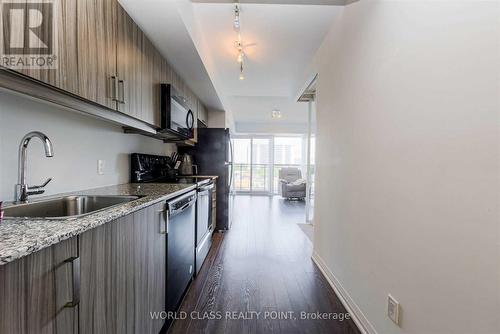 517 - 30 Meadowglen Place, Toronto (Woburn), ON - Indoor Photo Showing Kitchen