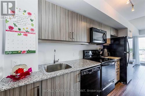 517 - 30 Meadowglen Place, Toronto (Woburn), ON - Indoor Photo Showing Kitchen