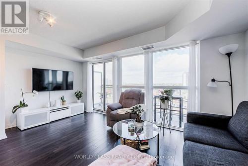 517 - 30 Meadowglen Place, Toronto (Woburn), ON - Indoor Photo Showing Living Room