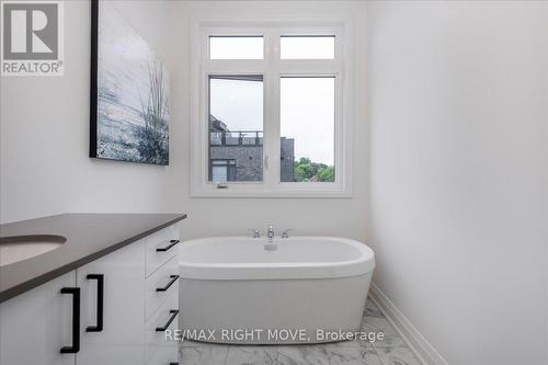 68 Wyn Wood Lane, Orillia, ON - Indoor Photo Showing Bathroom