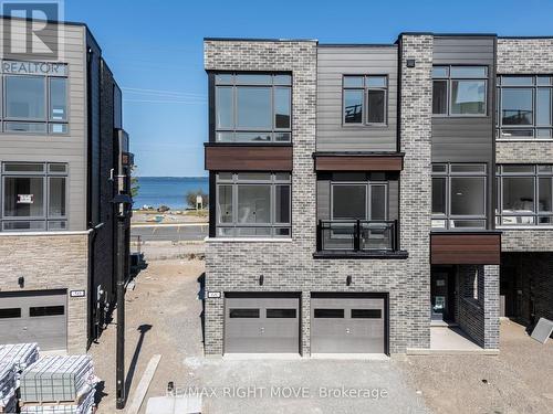 68 Wyn Wood Lane, Orillia, ON - Outdoor With Facade