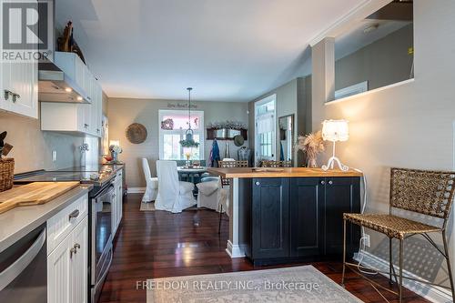 250 Harvey Street, Orillia, ON - Indoor Photo Showing Kitchen With Upgraded Kitchen