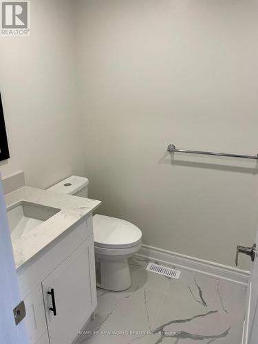 8 Maplehurst Crescent, Barrie (Cundles East), ON - Indoor Photo Showing Bathroom