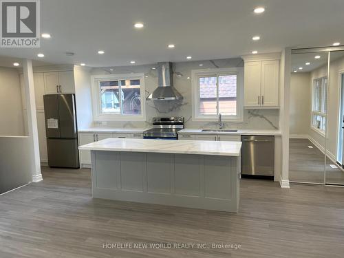 8 Maplehurst Crescent, Barrie, ON - Indoor Photo Showing Kitchen With Upgraded Kitchen