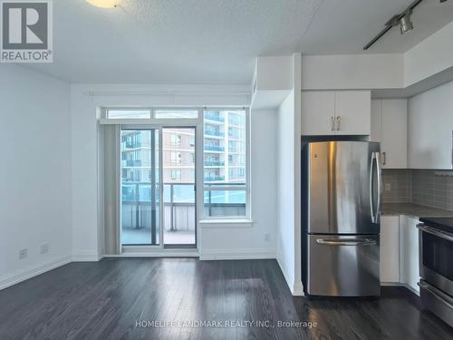 1101 - 7171 Yonge Street, Markham, ON - Indoor Photo Showing Kitchen