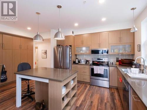 203-210 Hawkins Street, Whitehorse, YT - Indoor Photo Showing Kitchen With Stainless Steel Kitchen With Upgraded Kitchen