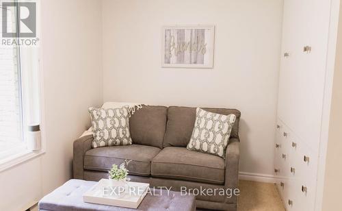 3 - 681 Whitaker Street, Peterborough (Ashburnham), ON - Indoor Photo Showing Living Room