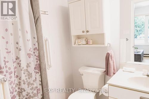 3 - 681 Whitaker Street, Peterborough (Ashburnham), ON - Indoor Photo Showing Bathroom