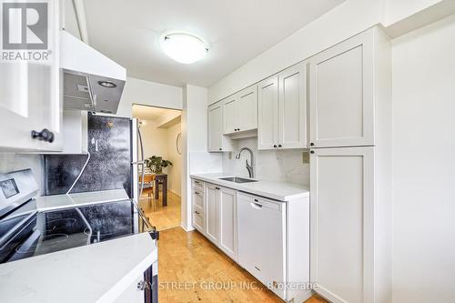 309 - 7811 Yonge Street, Markham (Thornhill), ON - Indoor Photo Showing Kitchen