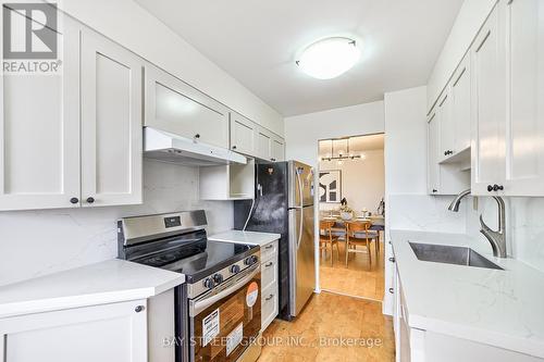 309 - 7811 Yonge Street, Markham (Thornhill), ON - Indoor Photo Showing Kitchen