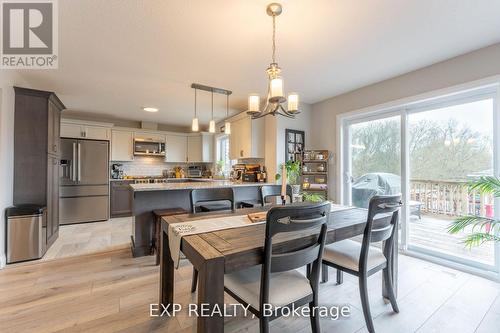 317 Edgehill Drive, Barrie (Edgehill Drive), ON - Indoor Photo Showing Dining Room