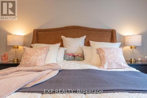 317 Edgehill Drive, Barrie (Edgehill Drive), ON - Indoor Photo Showing Bedroom