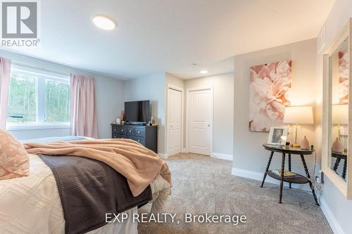 317 Edgehill Drive, Barrie (Edgehill Drive), ON - Indoor Photo Showing Bedroom