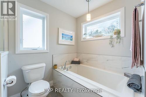 317 Edgehill Drive, Barrie (Edgehill Drive), ON - Indoor Photo Showing Bathroom