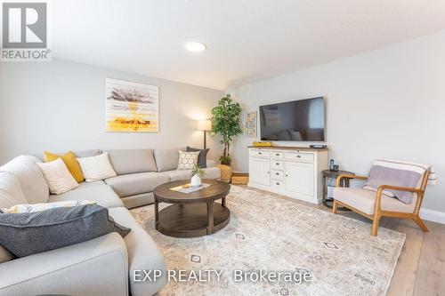 317 Edgehill Drive, Barrie (Edgehill Drive), ON - Indoor Photo Showing Living Room