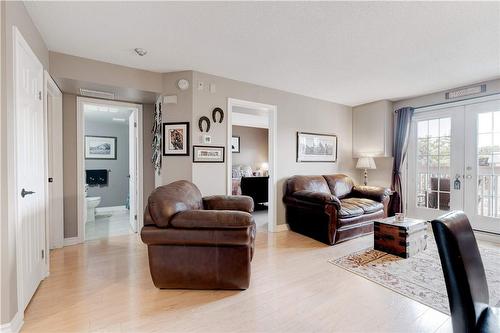 2040 Cleaver Avenue|Unit #304, Burlington, ON - Indoor Photo Showing Living Room