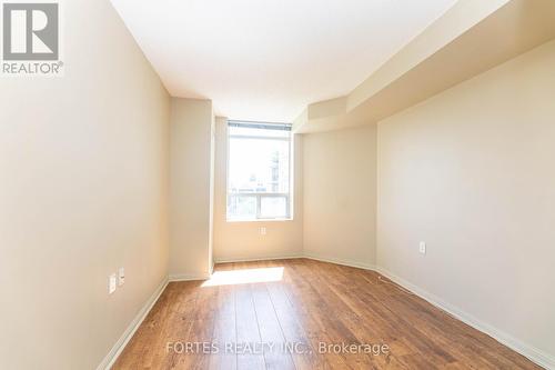 404 - 650 Lawrence Avenue W, Toronto (Englemount-Lawrence), ON - Indoor Photo Showing Other Room