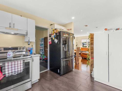 Kitchen - 303 Rue P.-É.-Borduas, Laval (Sainte-Rose), QC - Indoor Photo Showing Kitchen