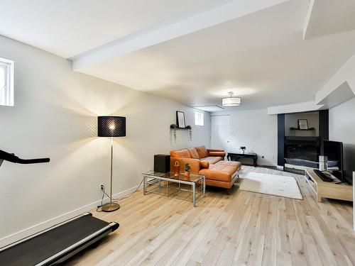 Salle familiale - 346 Rue De La Mésange, Rosemère, QC - Indoor