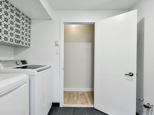 Salle de bains - 346 Rue De La Mésange, Rosemère, QC - Indoor Photo Showing Laundry Room