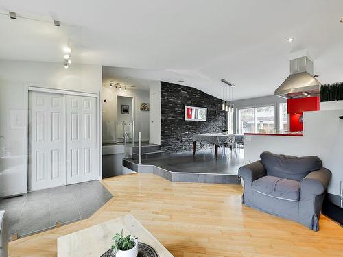 Salon - 346 Rue De La Mésange, Rosemère, QC - Indoor Photo Showing Living Room