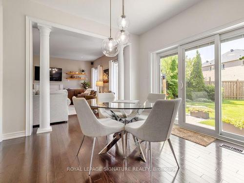 66 Alpaca Dr, Richmond Hill, ON - Indoor Photo Showing Dining Room