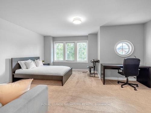 66 Alpaca Dr, Richmond Hill, ON - Indoor Photo Showing Bedroom