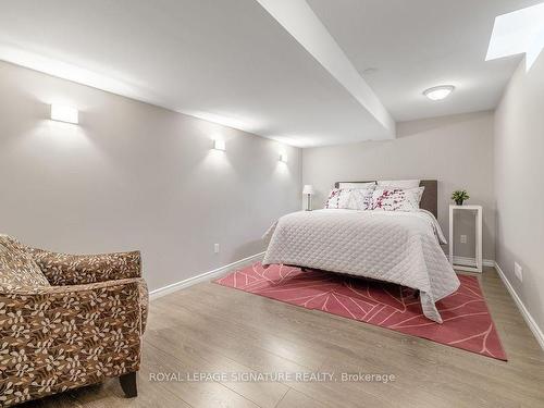 66 Alpaca Dr, Richmond Hill, ON - Indoor Photo Showing Bedroom