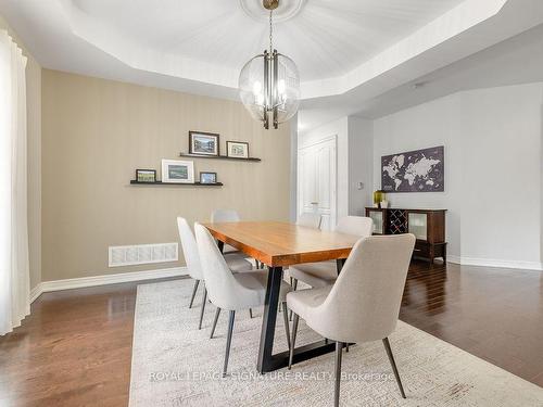 66 Alpaca Dr, Richmond Hill, ON - Indoor Photo Showing Dining Room